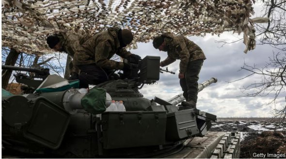 Украинские военные на позиции 