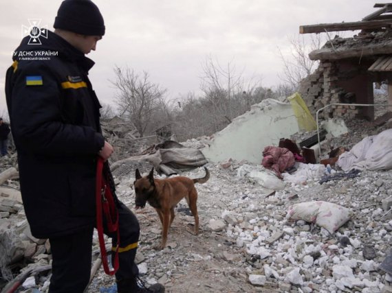 Наслідки ракетного обстрілу на Львівщині