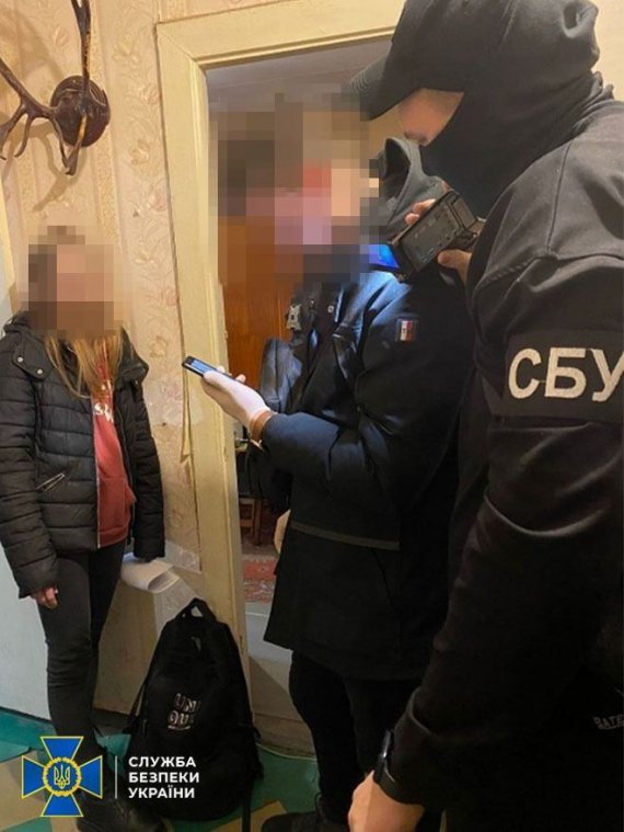 СБУ задержала вражескую информаторшу, которая корректировала ракетные удары по Николаеву