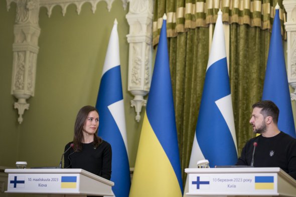 Президент Украины Владимир Зеленский и премьер-министр Финляндии Санна Марин на пресс-конференции в Киеве