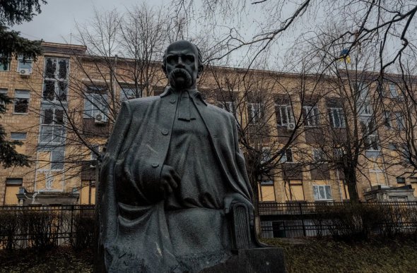 Статуя українського поета Тараса Шевченка у Куп'янську