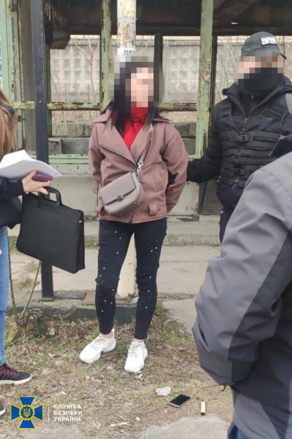 На Кировоградщине задержали российскую агентку, которая разведывала локации предприятий украинского оборонпрома