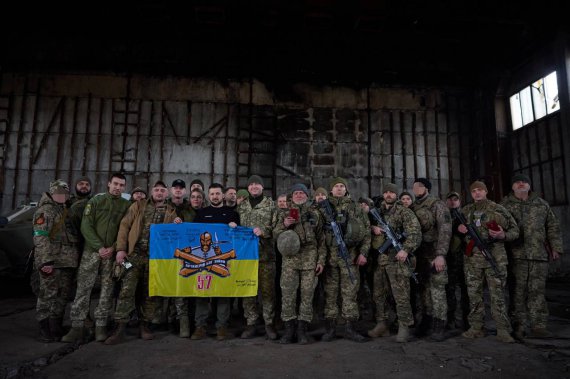 Президент Володимир Зеленський зустрівся із захисниками.