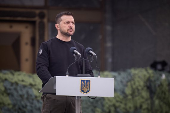 Президент Володимир Зеленський взяв участь у церемонії випуску офіцерів Національної академії і Київського інституту Національної гвардії.