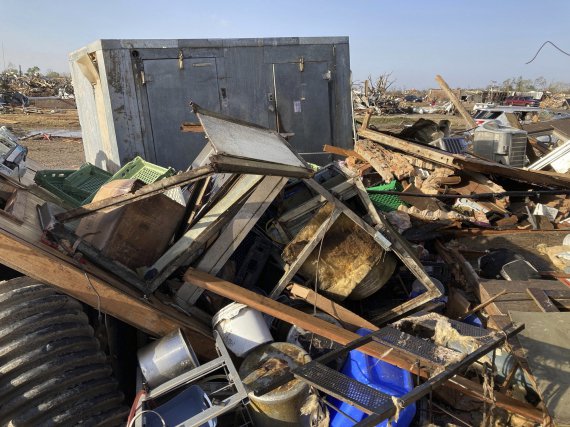 На юге Соединенных Штатов Америки из-за торнадо погибли 23 человека, разрушены десятки зданий.