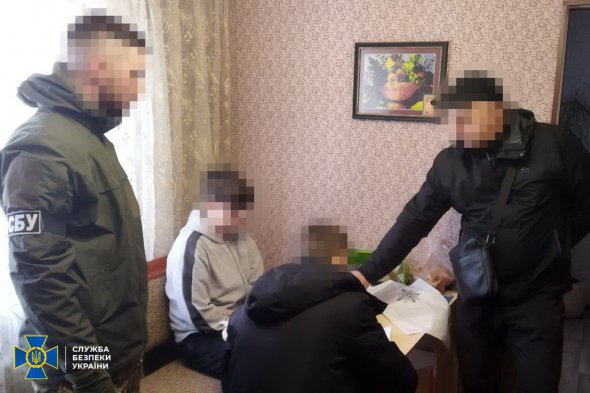 Российские спецслужбы дистанционно координировали преступную деятельность участников группы, сообщила СБУ.