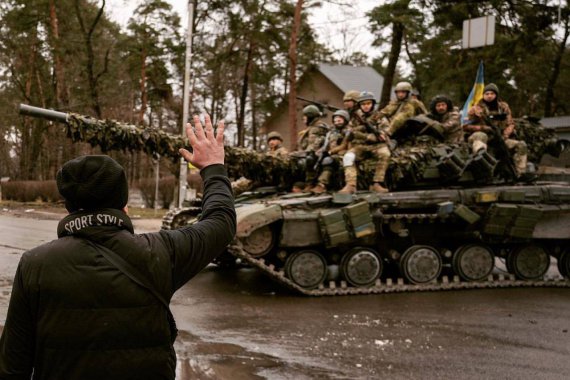 Президент Володимир Зеленський опублікував добірку фото з нагоди річниці звільнення Київщини від російських загарбників