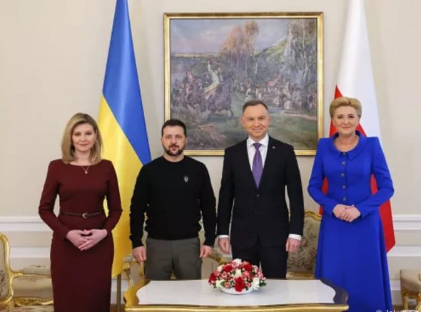 Президенти Зеленський та Дуда з дружинами у Варшаві 