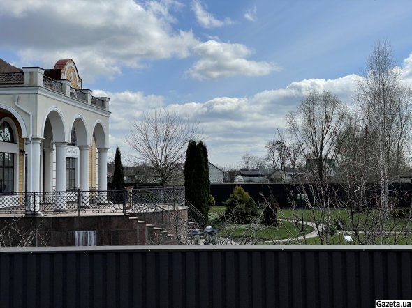 Маєток було виставлено на продаж у 2018 році за ,3 млн