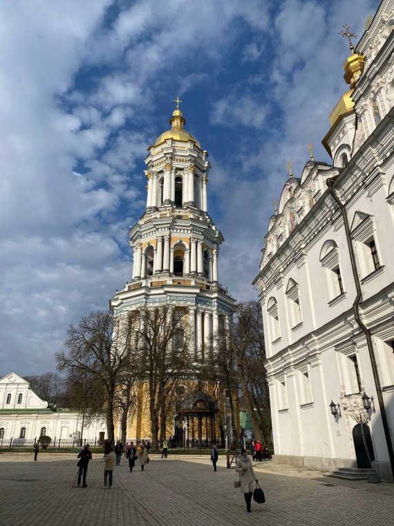 В Киево-Печерской лавре продолжается богослужение в праздник Входа Господня в Иерусалим