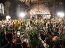 У Трапезному храмі Лаври у Вербну неділю тисячі вірян ПЦУ молилися за Україну