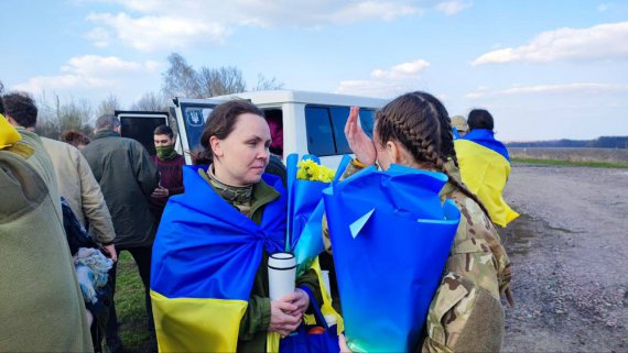В понедельник из российского плена освободили 100 украинцев.