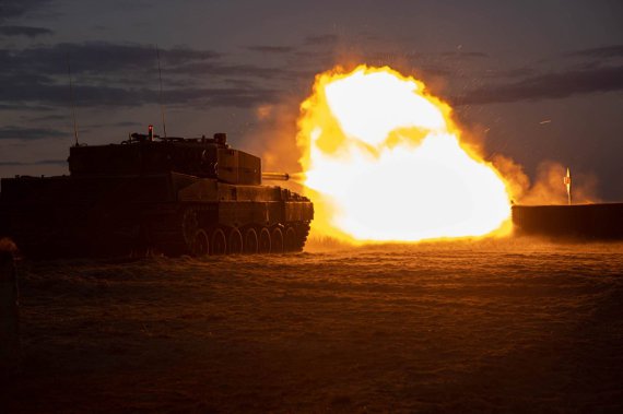 Генеральний штаб Збройних сил України показав навчання українських військових на танках Leopard 2 у Польщі