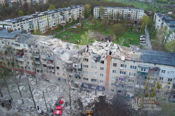 Российские оккупанты обстреляли Славянск, погибли пять человек.