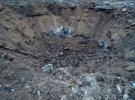 Наслідки російського обстрілу Снігурівки на Миколаївщині вночі 16 квітня. Атака забрала життя двох підлітків
