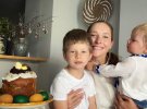 Телеведуча Катерина Осадча опублікувала фото із синами Іваном і Данилом