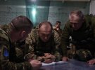 Украинские командиры и воины вместе планируют боевые операции