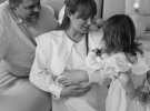Співачка Світлана Тарабарова, яка втретє стала мамою, опублікувала родинні фото після приїзду з пологового будинку