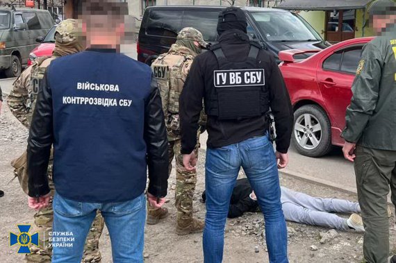 Служба безпеки України припинила вісім каналів нелегального виїзду за кордон громадян призовного віку