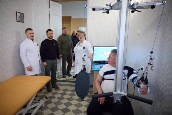 Владимир Зеленский посетил Центр реабилитационной медицины в Полтаве