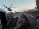 Врачи в сопровождении военных прибыли в Мариуполь вертолетами
