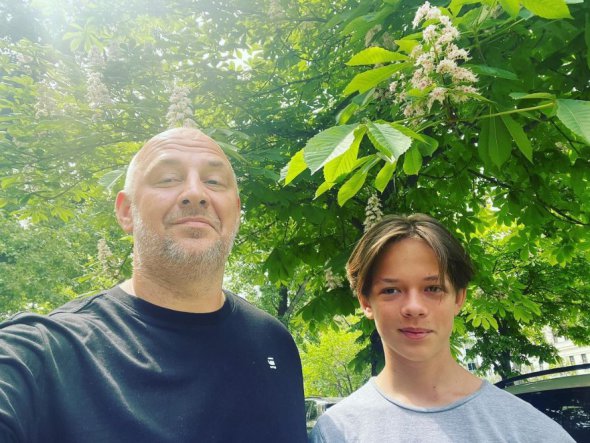 Селфі Олексій Потапенко з сином Андрієм зробив біля каштанів