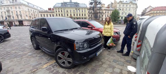 Во Львове трое молодых людей слушали музыку Григория Лепса