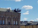 Также "охотников за дронами" в столице РФ высадили на крыши зданий в районе Красной пл.