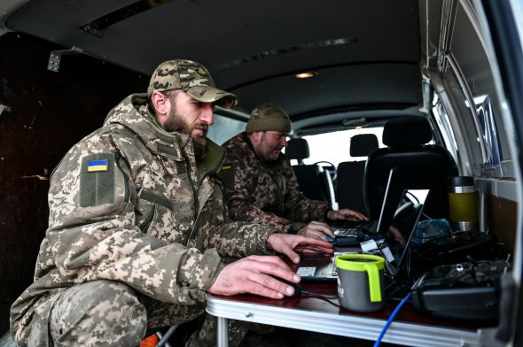 Украинский военный оператор дрона в Запорожской области, 7 марта 2023 года 