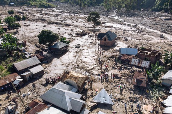 Число погибших в результате паводков в двух селах на востоке Демократической Республики Конго превысило 430 человек