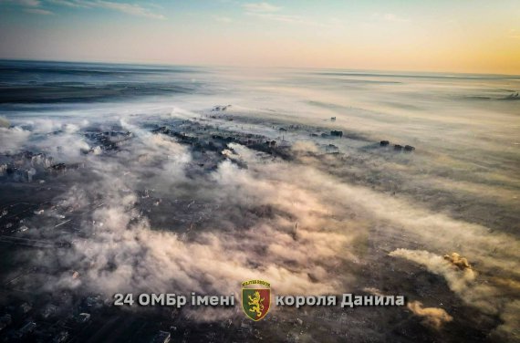 Українські воїни опублікували фото міста Бахмут на Донеччині