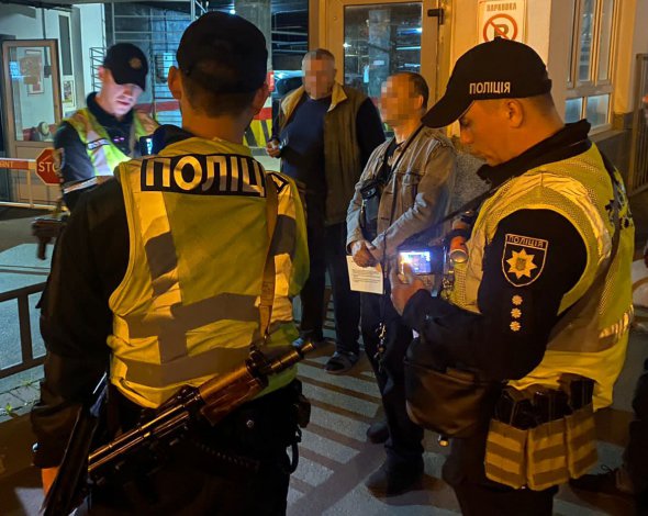 Виктор Павлик после скандала остался без спецпропуска в Киеве