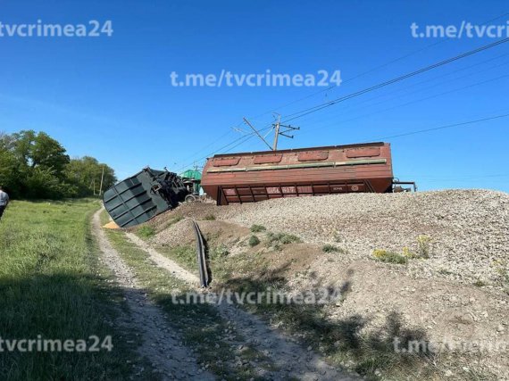 Во временно оккупированном Крыму сошли с путей вагоны с зерном