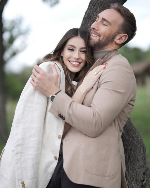 Грузинский бизнесмен Иракли Макацария с беременной женой Лизой Чичуа