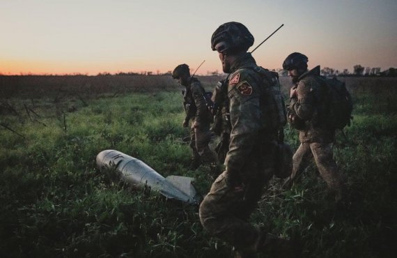 Президент Владимир Зеленский опубликовал новые фото воюющей Украины