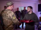 В День морской пехоты президент посетил передовые позиции украинских защитников в Донецкой области и вручил государственные награды