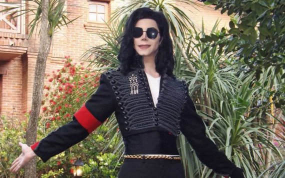 В Аргентине фанат американского певца Майкла Джексона Лео Бланко потратил  тыс. на пластические операции