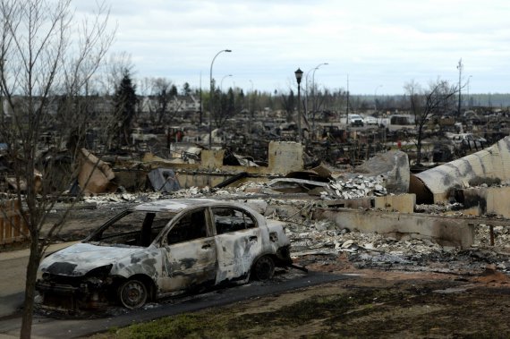 В Канаде бушует лесной пожар