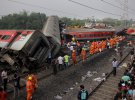 В Індії зіткнулися три поїзди