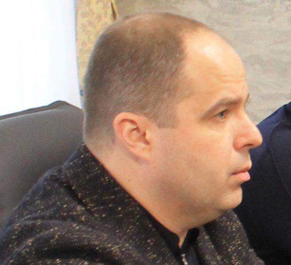 Заместитель генерального прокурора Игорь Мустеца заявил, что человек, которого журналисты зафиксировали после полуночи в Киеве на выходе из ресторана Frou Frou, это не он