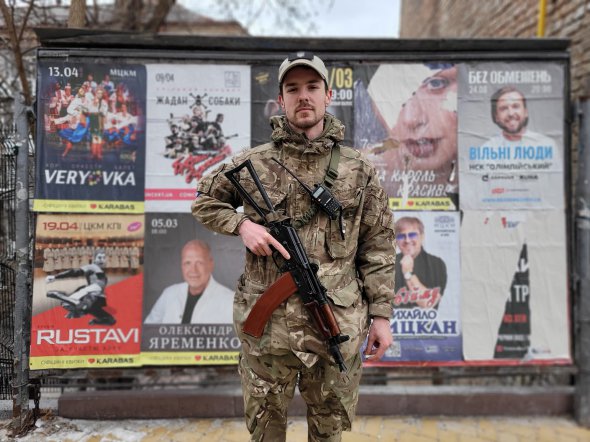 Після початку вторгнення РФ в Україну Ратушний став добровольцем до лав Сил оборони України, створив підрозділ "Протасового Яру"