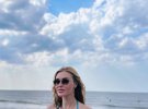 Слава Каминская отдыхает на пляже в Гааге