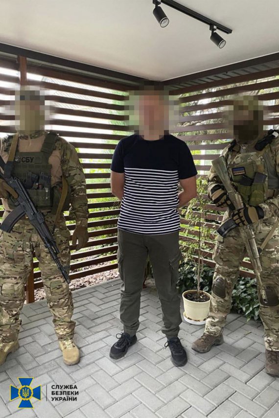 На Дніпропетровщині викрито співробітника Укрзалізниці, який передавав ворогу дані про переміщення військової техніки