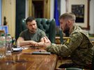 Президент Володимир Зеленський зустрівся із головним майстром-сержантом 47-ї окремої механізованої бригади "Маґура" Збройних сил України Валерієм Маркусом