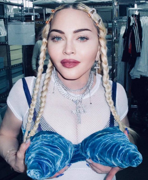 Несколько недель назад, Мадонна удивляла поклонников экстравагантными образами