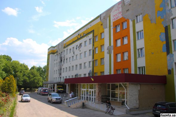 Продолжаются работы по восстановлению стационарного корпуса Тростянецкой городской больницы