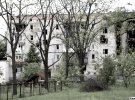 Жилищную 5-этажку рядом с больницей расстреливали российские танки и минометы