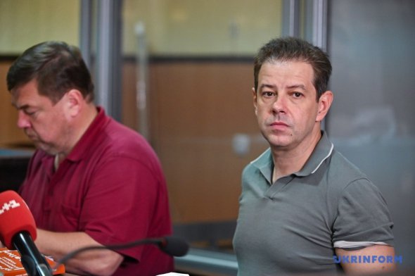 За даними СБУ, Алєксєєв за  тис. обіцяв допомогти іноземцю уникнути екстрадиції