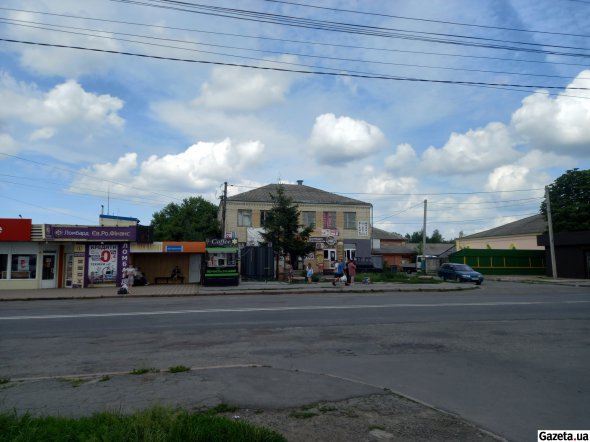 Валерій Залужний народився 8 липня 1973 року в Новоград-Волинському (нині Звягель) в родині військовослужбовців