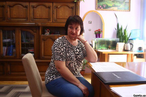 Жанна Васянович - однокласниця генерала. Зараз працює вчителькою географії у гімназії